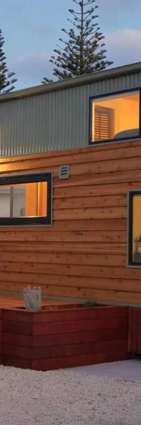 Folktales Rest - Tiny House Unique Stay，位于埃斯佩兰斯的酒店