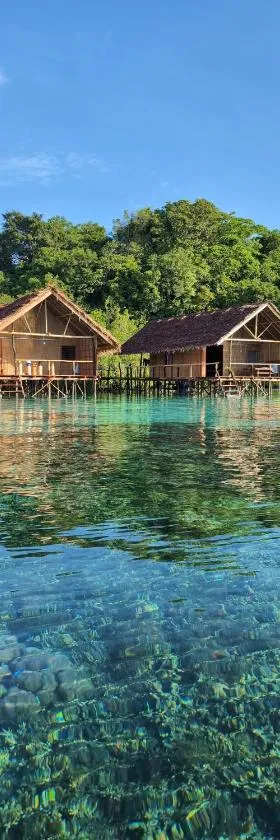 Friwen Mangrove Eco Lodge，位于Yennanas Besir的酒店
