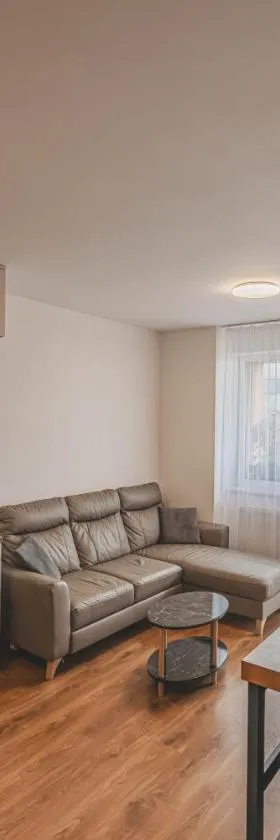 Luxusní Apartmán U Petrofa s vlastním parkovacím místem，位于赫拉德茨 - 克拉洛韦的酒店