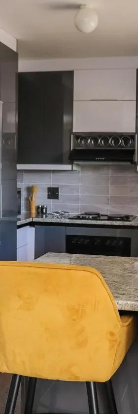 Centrally Located Luxurious Unit in CBD，位于马塞卢的酒店