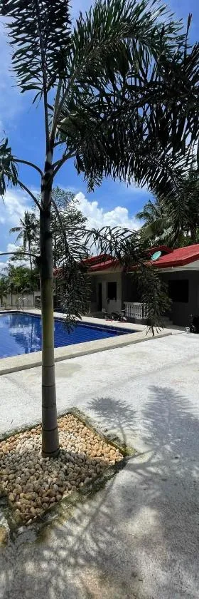 KJT Travellers Inn，位于Guindulman的酒店