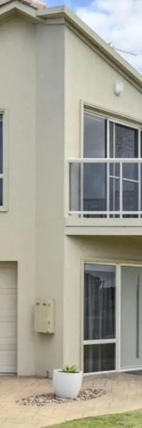 Panayil BeachHouse ! Stunning Ocean Views!，位于麦克唐奈港的酒店