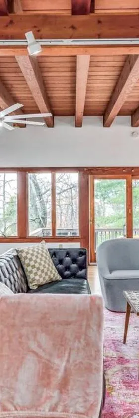 Stone Cabin on Valley View - Firepit & Hot Tub，位于哈珀斯费里的酒店