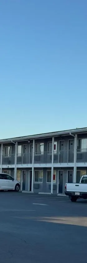 威洛斯6号汽车旅馆，位于威洛斯的酒店