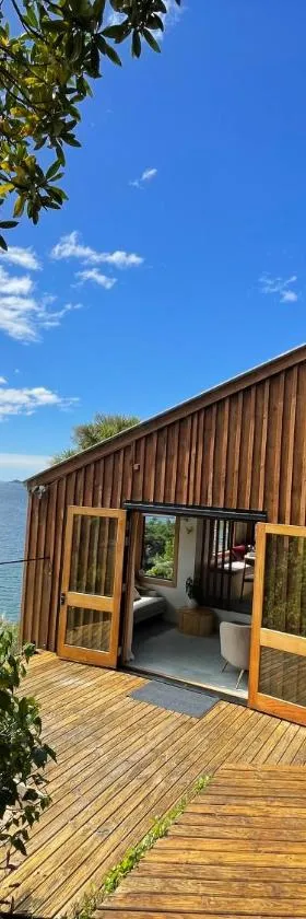 The Cove Cabin - your quiet escape，位于但尼丁的酒店