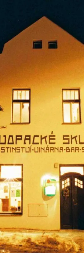 Penzion Novopacké Sklepy，位于新帕卡的酒店
