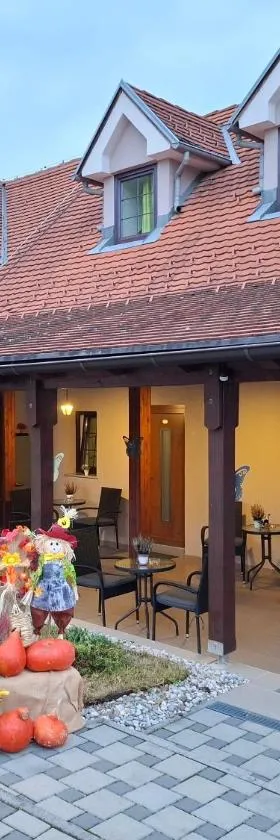 Rooms Korina，位于萨莫博尔的酒店
