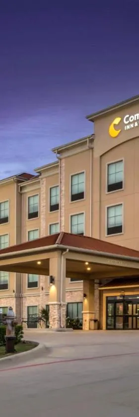 Comfort Inn & Suites Fort Worth - Fossil Creek，位于沃思堡的酒店
