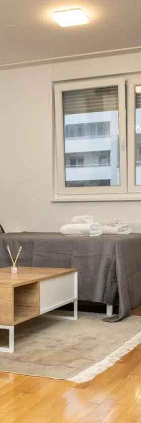 Studio Apartment Nina 2，位于Železnička Stanica Maksimir的酒店