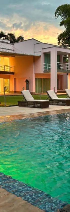 Casa Aurora Luxury Hotel，位于卡利的酒店
