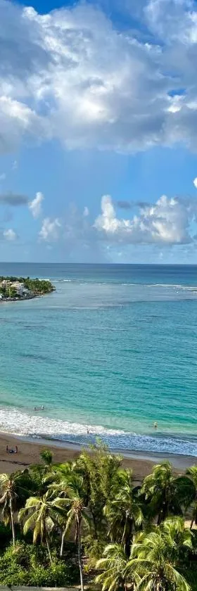 Beachfront condo at Costa Azul，位于卢基约的酒店