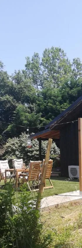 Charmante cabane à la ferme, à 15 min de Moissac，位于穆瓦萨克的酒店