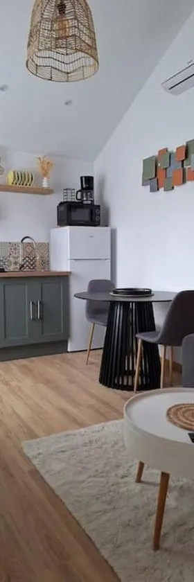 Charmante maisonnette équipée，位于Caudebec-lès-Elbeuf的酒店