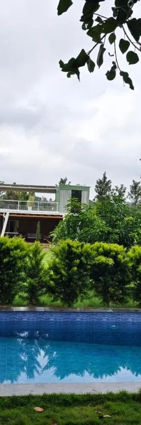 Aadvik Luxury Farmstay，位于Antarasante的酒店