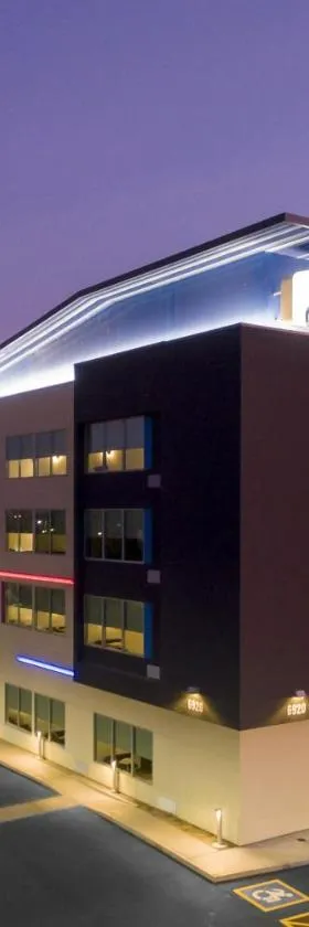 Aloft Glendale at Westgate，位于格伦代尔的酒店
