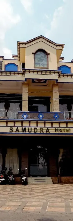 Samudra Hotel，位于哲帕拉的酒店