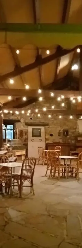 Albergue La Escuela de Liri，位于Lirí的酒店