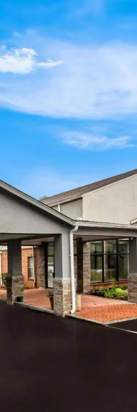 Quality Inn，位于科尼利亚的酒店