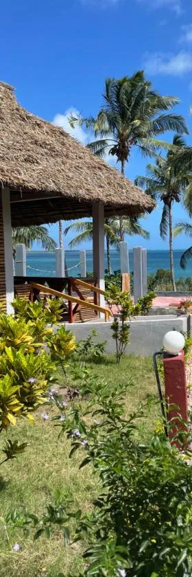 Mafia Beach Bungalows sea view，位于Utende的酒店