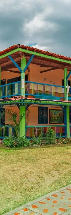 El Sendero del Quindío I Finca Hotel I Eje Cafetero，位于卡拉尔卡的酒店