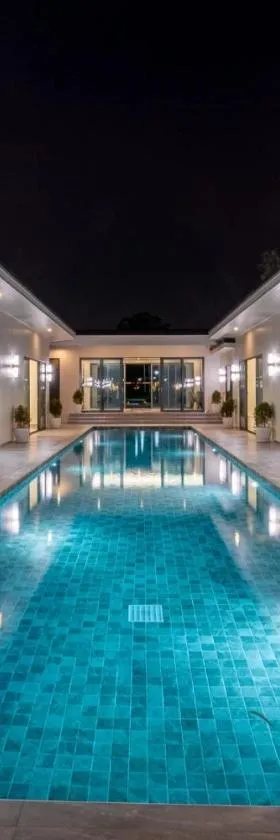 T M L-Manor House 6 bedroom-independent swimming pool and powerful KTV，位于班怀雅的酒店