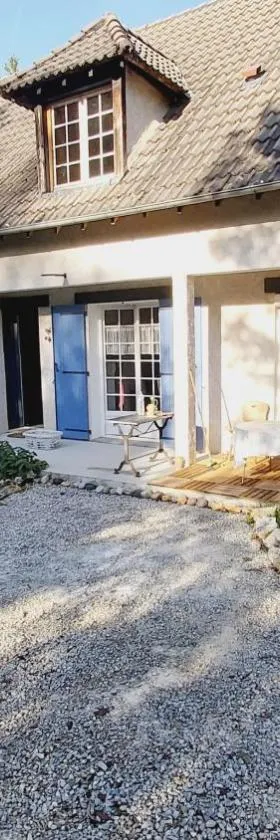 Sentez-vous comme à la maison 3 chambres，位于Noailles的酒店