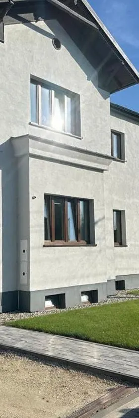 dom nad rzeka，位于尼萨的酒店