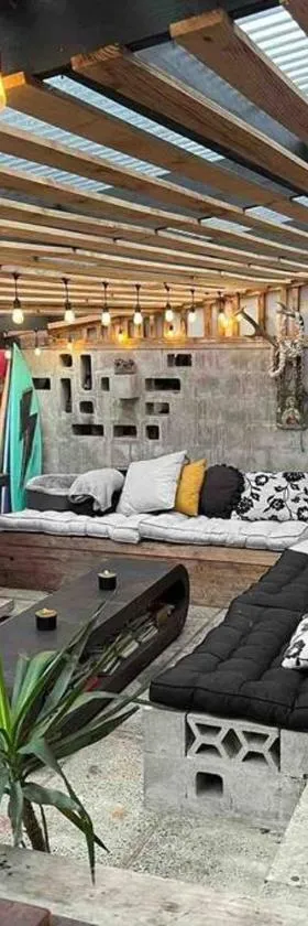Electric Waihi Beach House - family & dog friendly, close to beach, pool table, outdoor fire room, skate ramp，位于Bowentown的酒店