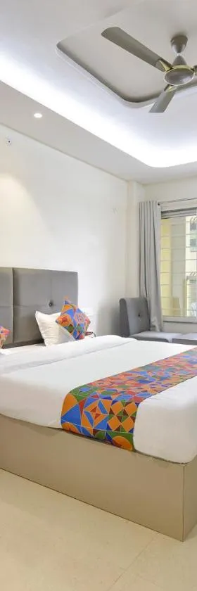 FabHotel Synergy Stays，位于印多尔的酒店