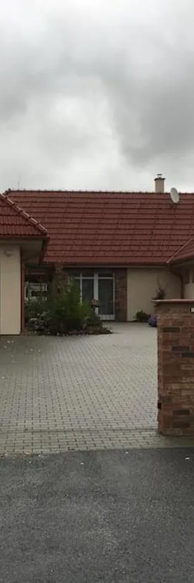 Johnyho Bydlení Velikovská 10, Zlín-Štípa，位于Zlín的酒店
