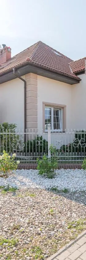 Pensjonat Kwiatkowski apartament nr 2，位于Nowęcin的酒店