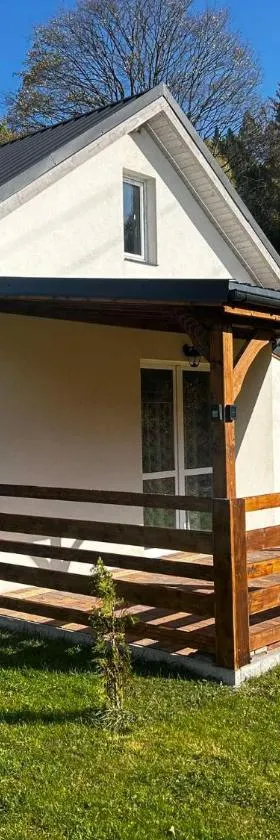 Domek na Roztokach，位于Rycerka Górna的酒店