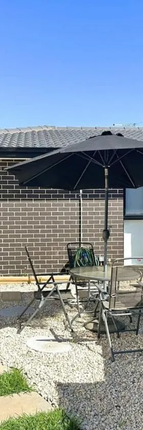 Granny Guest House Sydney Blue Mountain，位于Kingswood的酒店