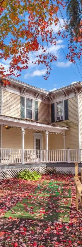 The Kelly House - 4 BR Historic Lodge - Downtown，位于埃利科特维尔的酒店