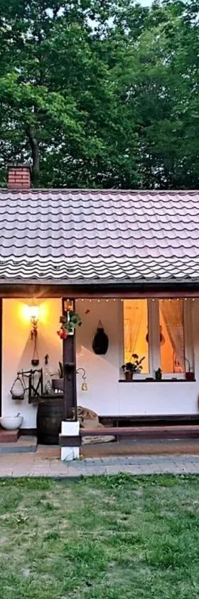Domek nad poranną rosą，位于Garbatka-Letnisko的酒店