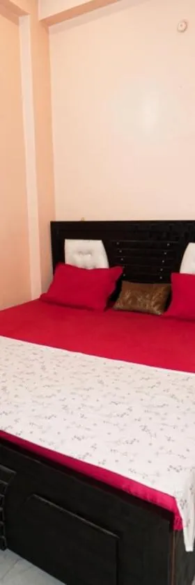 Krishna Kunj Homestay & Resort Ayodhya，位于Faizābād的酒店