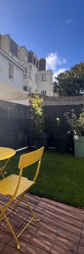 Studio Monet - Petite terrasse - Parking Privatif，位于圣阿德雷斯的酒店