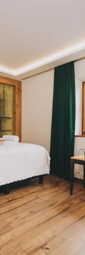 Hotel Gasthof Mitteregger - BEST PLACE in town with summercard included，位于卡普伦的酒店