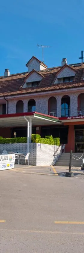 坎波马尔酒店，位于伊斯拉的酒店