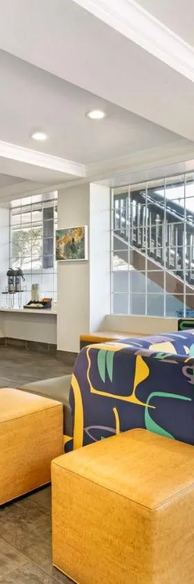 Best Western Marina State Beach，位于滨海城的酒店