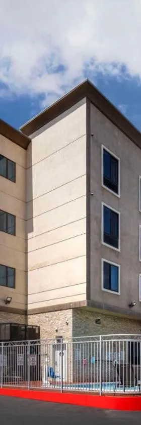 Best Western Plus Gardena-Los Angeles Inn & Suites，位于加迪纳市的酒店