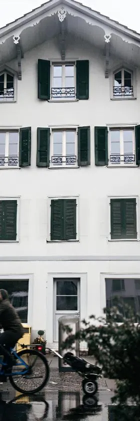 Nimbuzzz Apartments，位于Unterseen的酒店