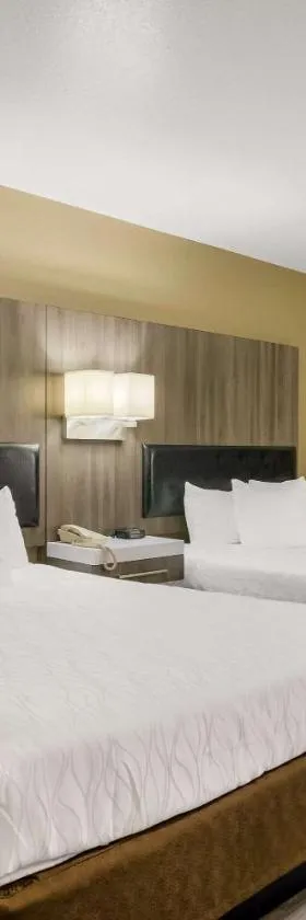 Rodeway Inn Enumclaw Mount Rainier-Crystal Mountain Area，位于伊纳姆克洛的酒店