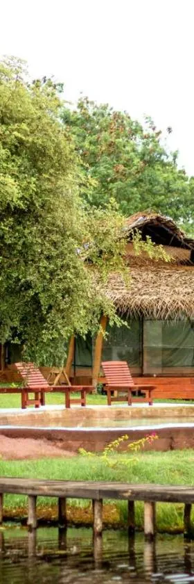 Nagara Lake Glamping Resort，位于汉班托塔的酒店