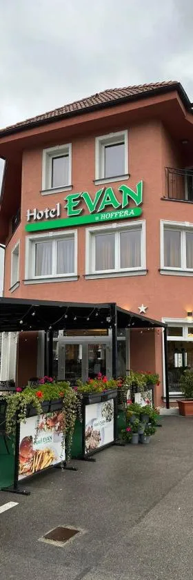 Hotel Evan u Hoffera，位于托波尔恰尼的酒店