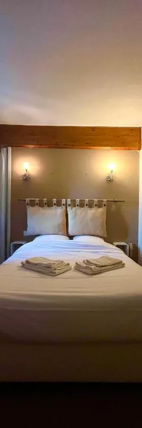 hotel restaurant le saint nazaire，位于圣纳泽尔-昂鲁瓦扬的酒店