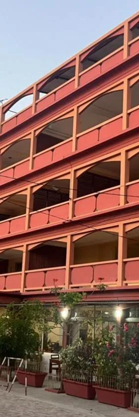 HOTEL MENABE，位于穆龙达瓦的酒店