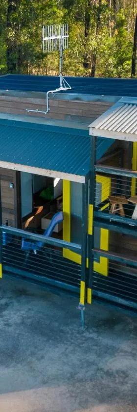Ocean Breeze Tiny House - Ocean and Lake View，位于马拉库塔的酒店