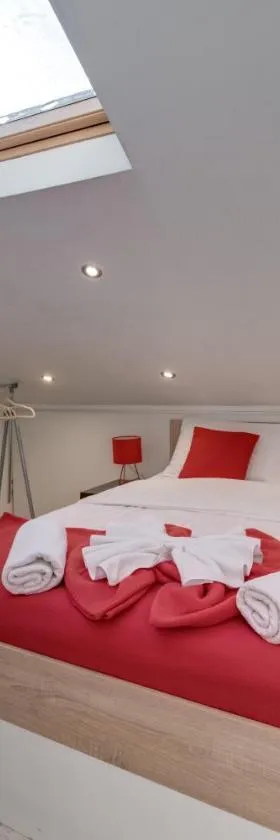 B&B Apartments Coli apartments Afrodita & Antonia，位于巴卡尔的酒店