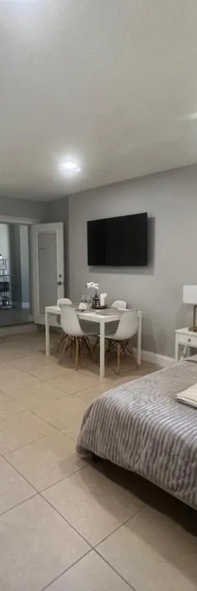 Peaceful Florida Studio，位于莱克兰的酒店